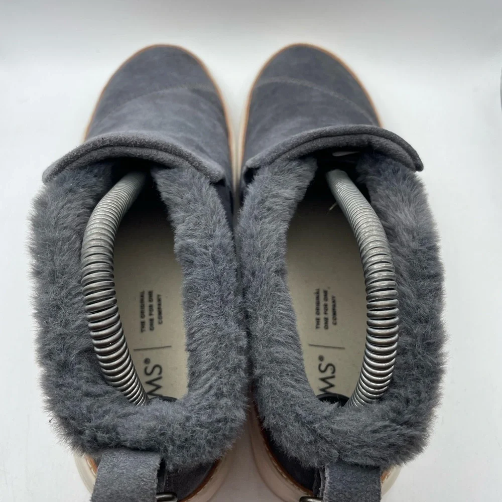 Toms Paxton women’s Gray Suede faux fur lined Slip-On Shoes size 7.5